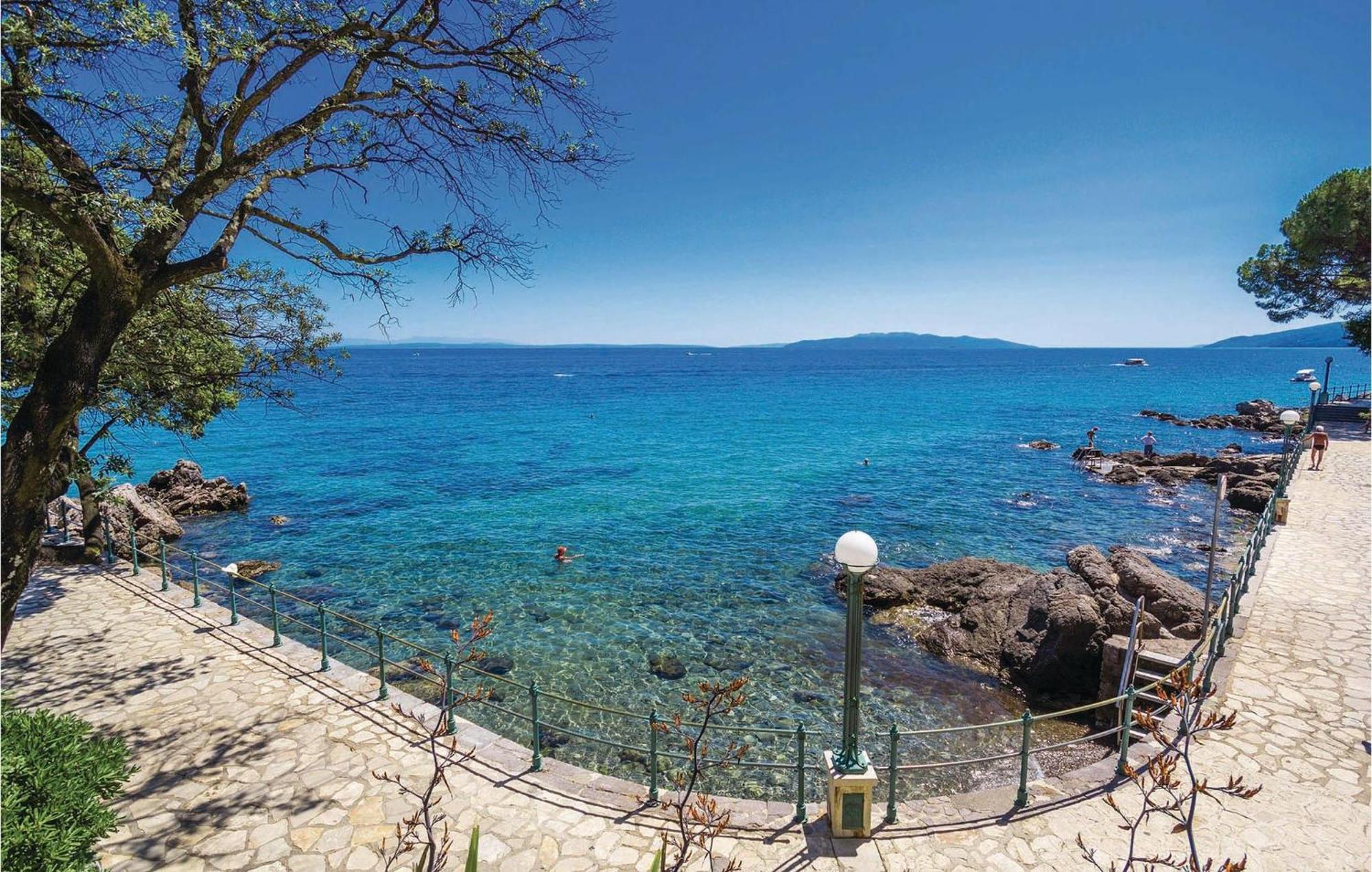 Lovely Apartment In Brsec With House Sea View Esterno foto