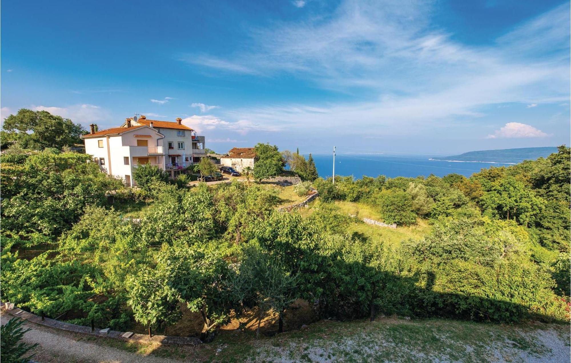 Lovely Apartment In Brsec With House Sea View Esterno foto