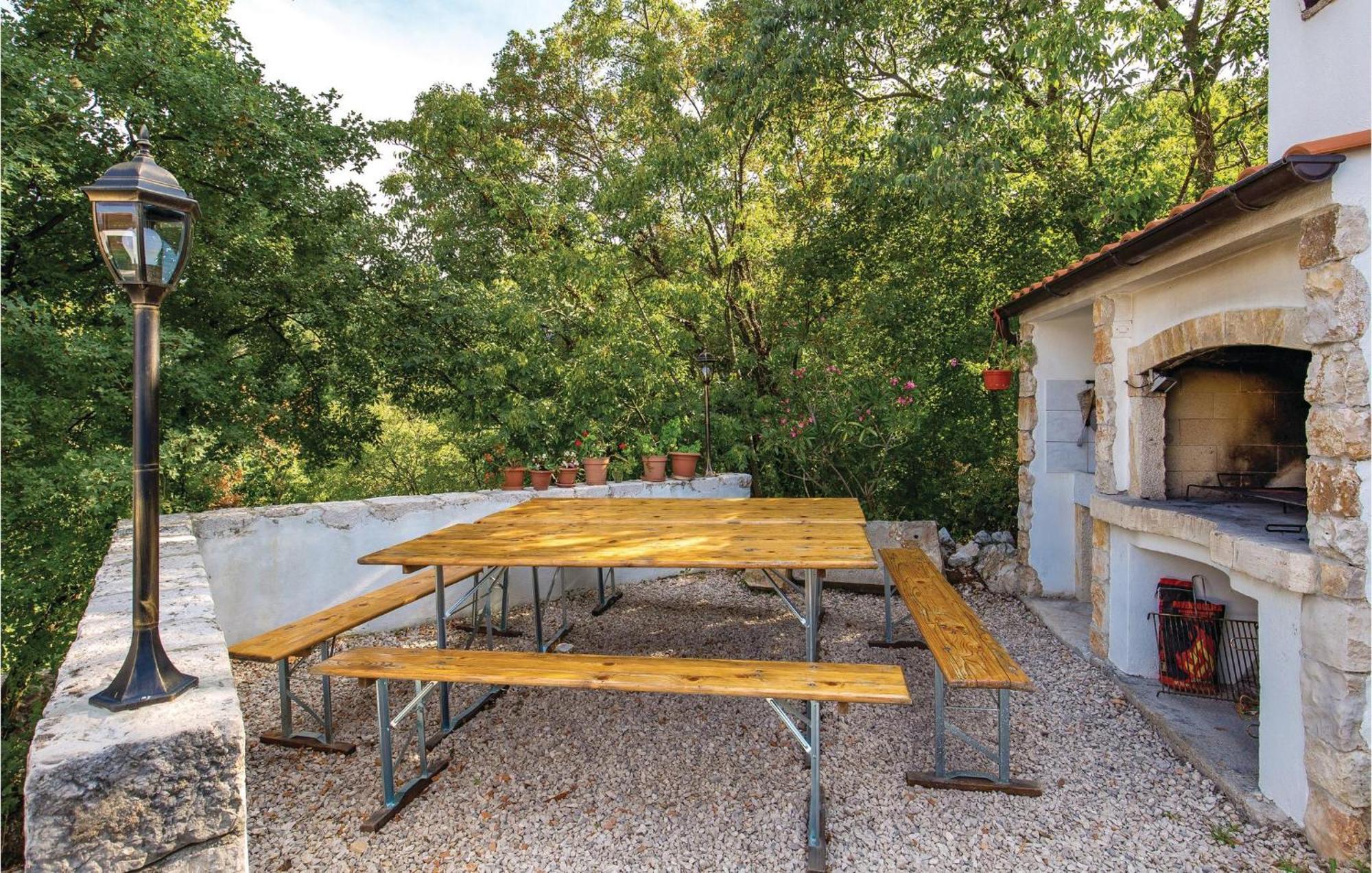 Lovely Apartment In Brsec With House Sea View Esterno foto